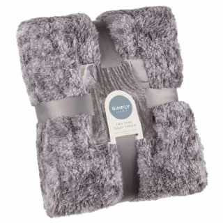 B&M Simply Two Tone Teddy Throw - Grey 3 B&M Simply Two Tone Teddy Throw - Grey